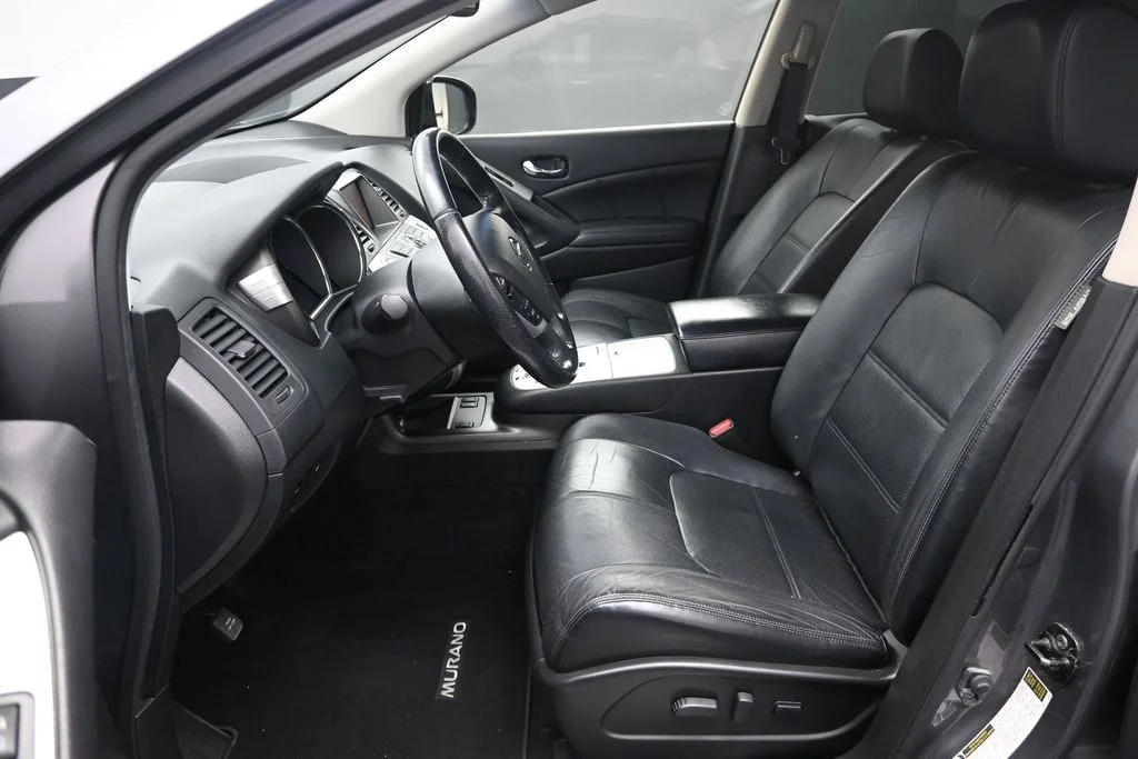 Used 2013 Gray Nissan SL image 17
