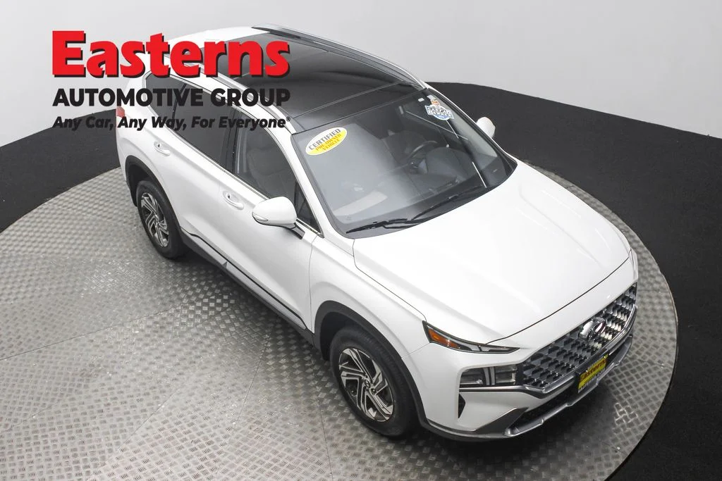 Used 2022 White Hyundai SEL image 3