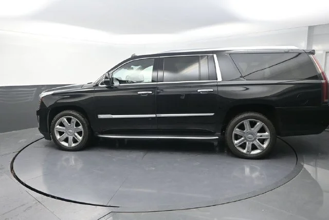 Used 2020 Black Cadillac Premium image 4