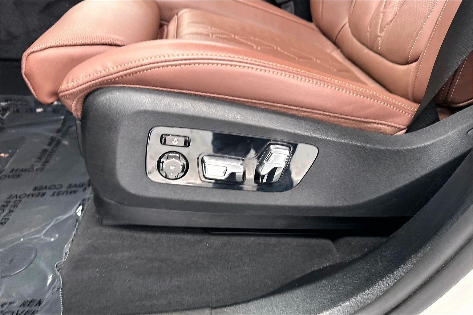 Certified Used 2026 Alpine White BMW xDrive50e image 21