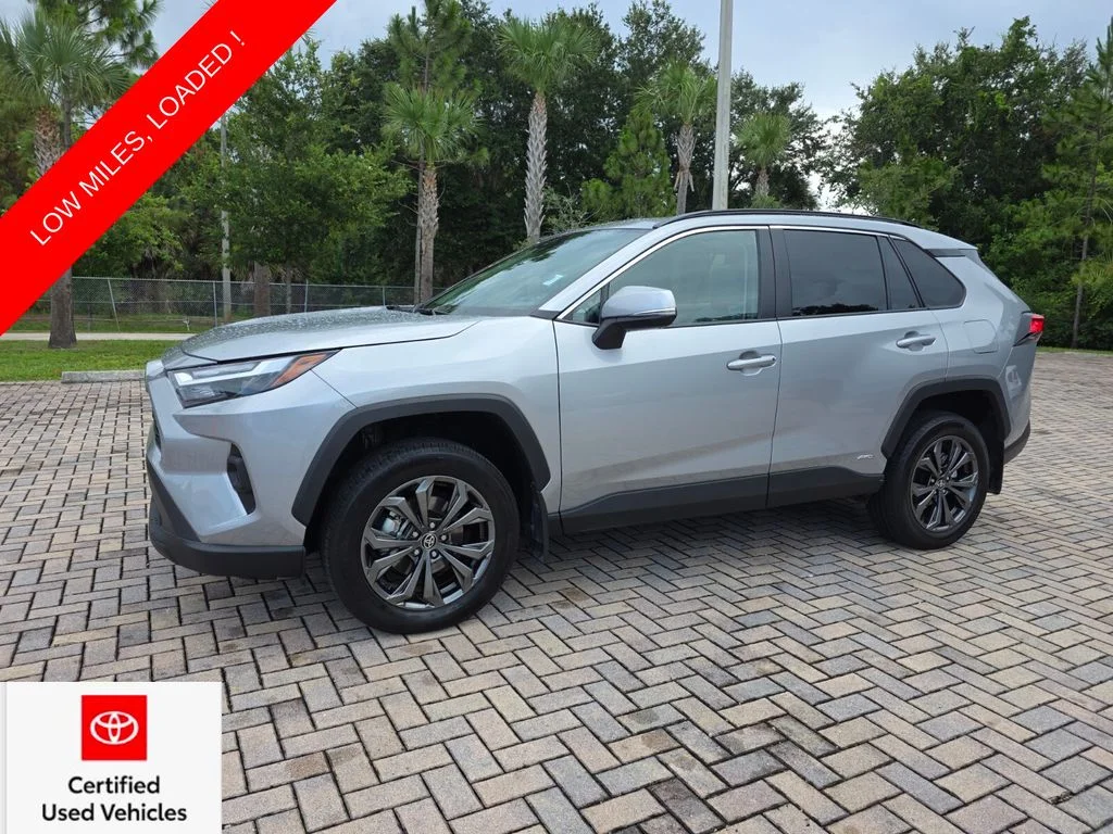 Certified Used 2025 Silver Toyota XLE Premium image 3