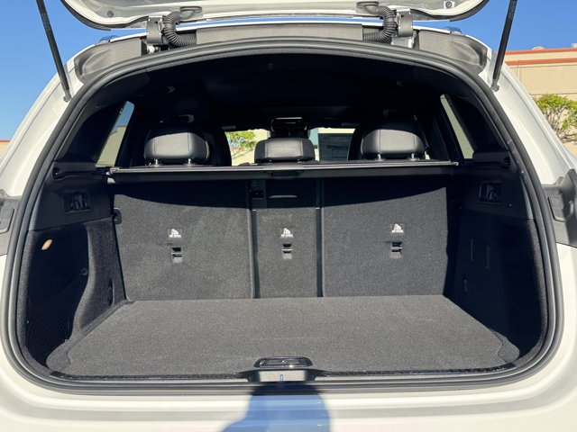 New 2026 Polar White Mercedes-Benz GLC 300 image 7