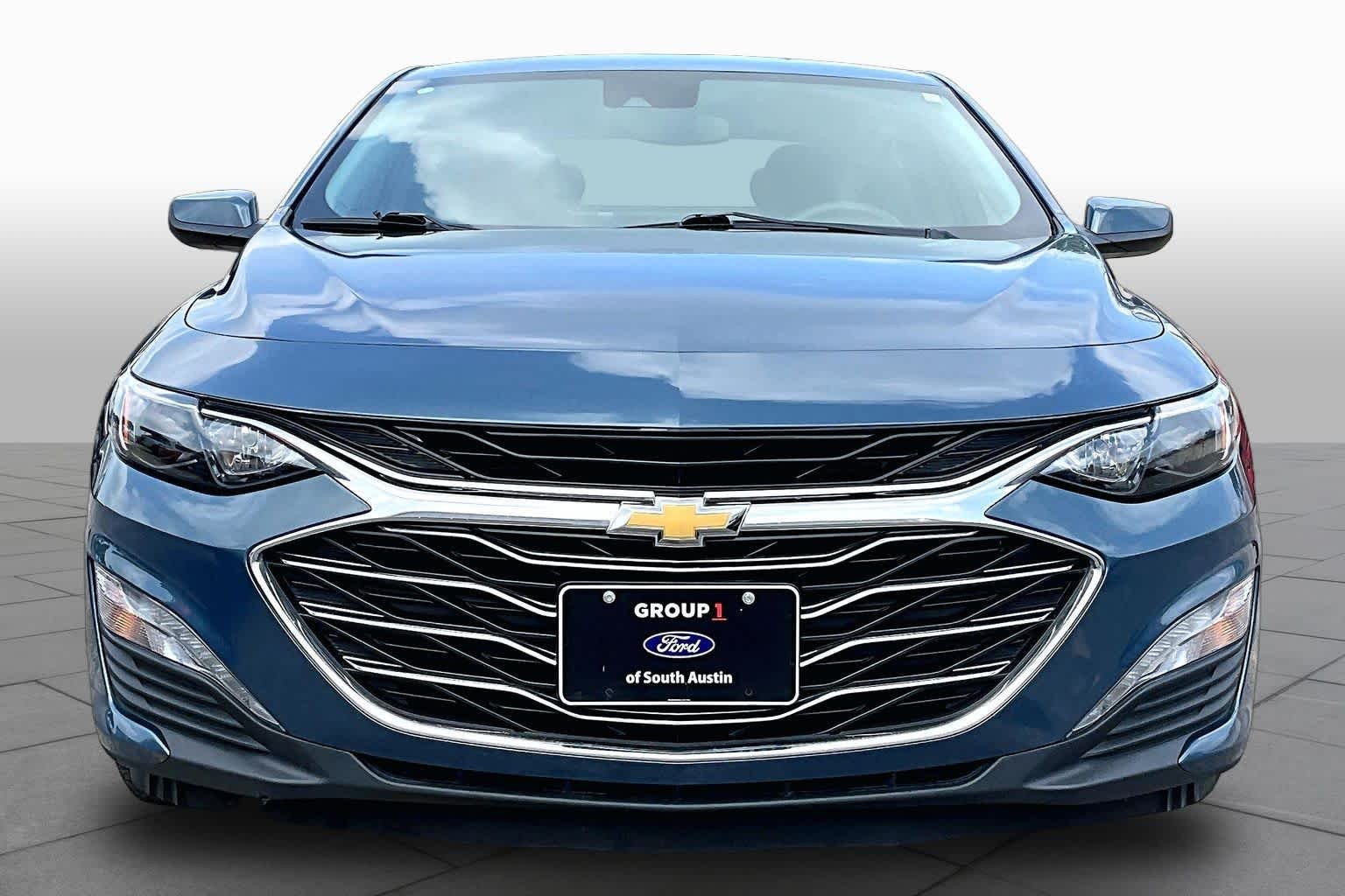 Used 2024 Lakeshore Blue Metallic Chevrolet LT image 4