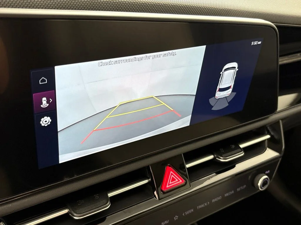 New 2026 Snow White Pearl Kia EX image 34