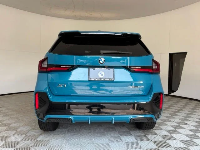 Used 2023 Blue Bay Lagoon Metallic BMW xDrive28i image 6