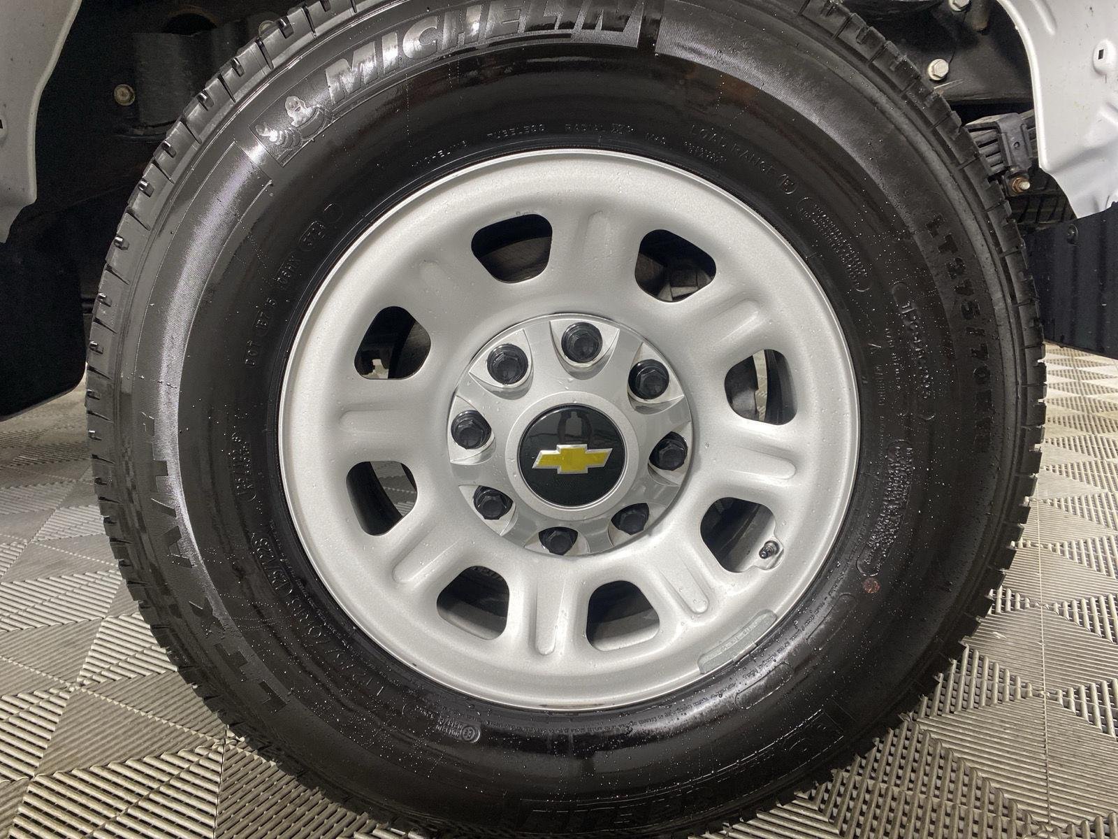 Used 2025 Summit White Chevrolet Work Truck image 9