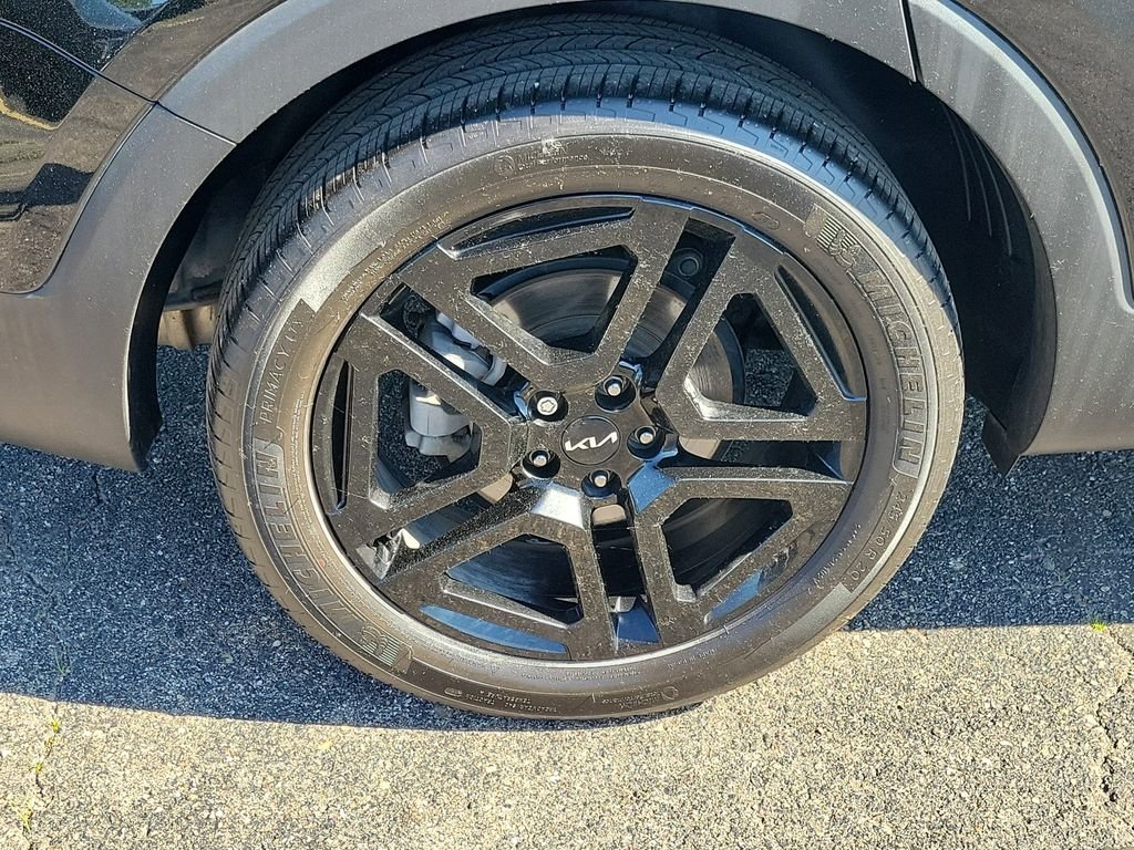 Certified Used 2023 Ebony Black Kia SX Prestige X-Line image 5