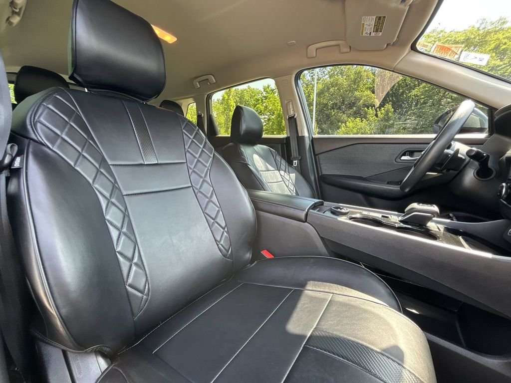 Used 2023 Gray Nissan SV image 27
