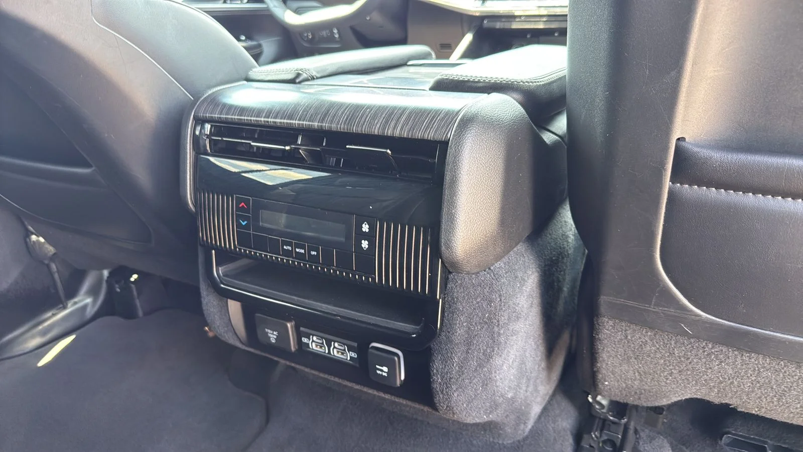 Used 2024 White Jeep Series II image 27