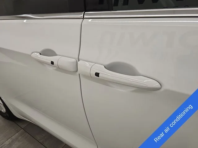 Used 2025 Bright White Clearcoat Chrysler Select image 8