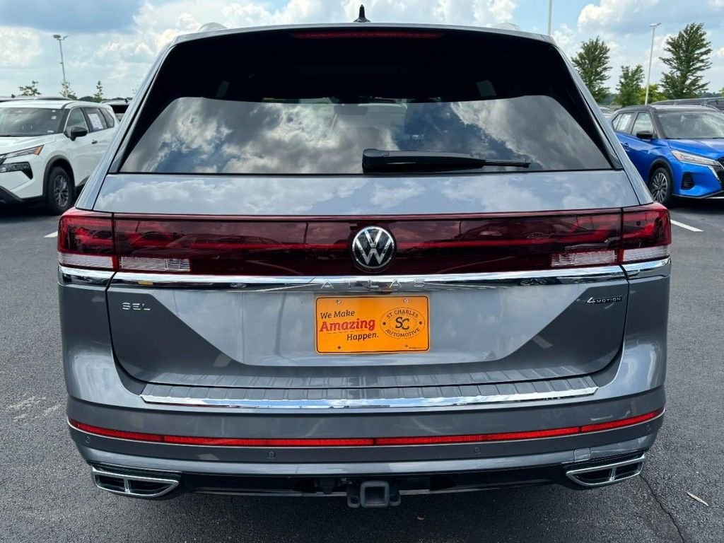 Used 2024 Gray Volkswagen 2.0T SEL Premium R-Line image 4