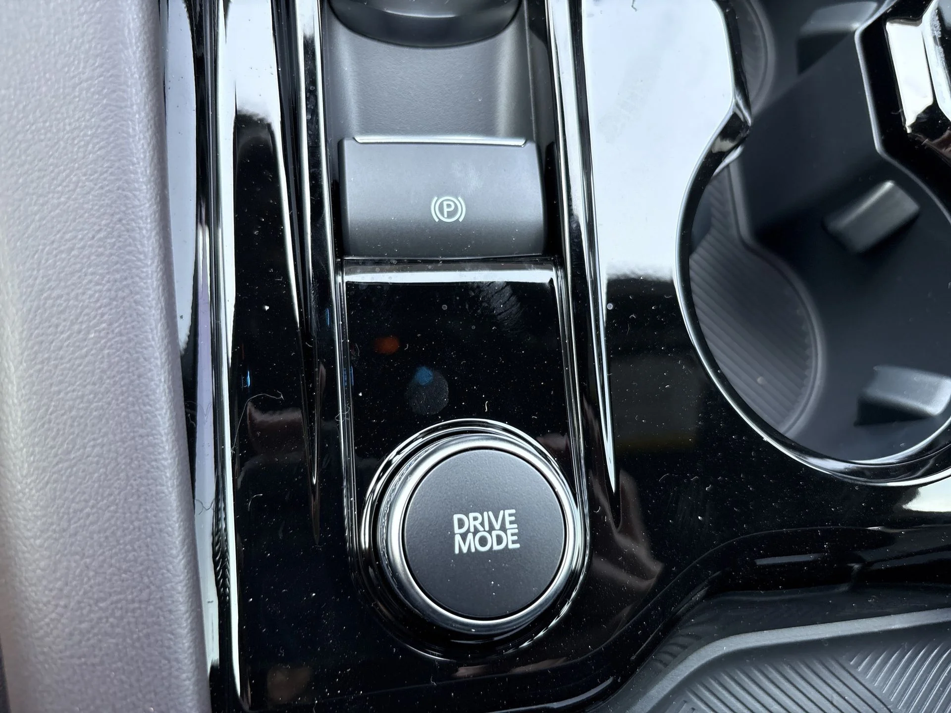 New 2026 Star White Metallic Tri-Coat Ford Platinum™ image 9