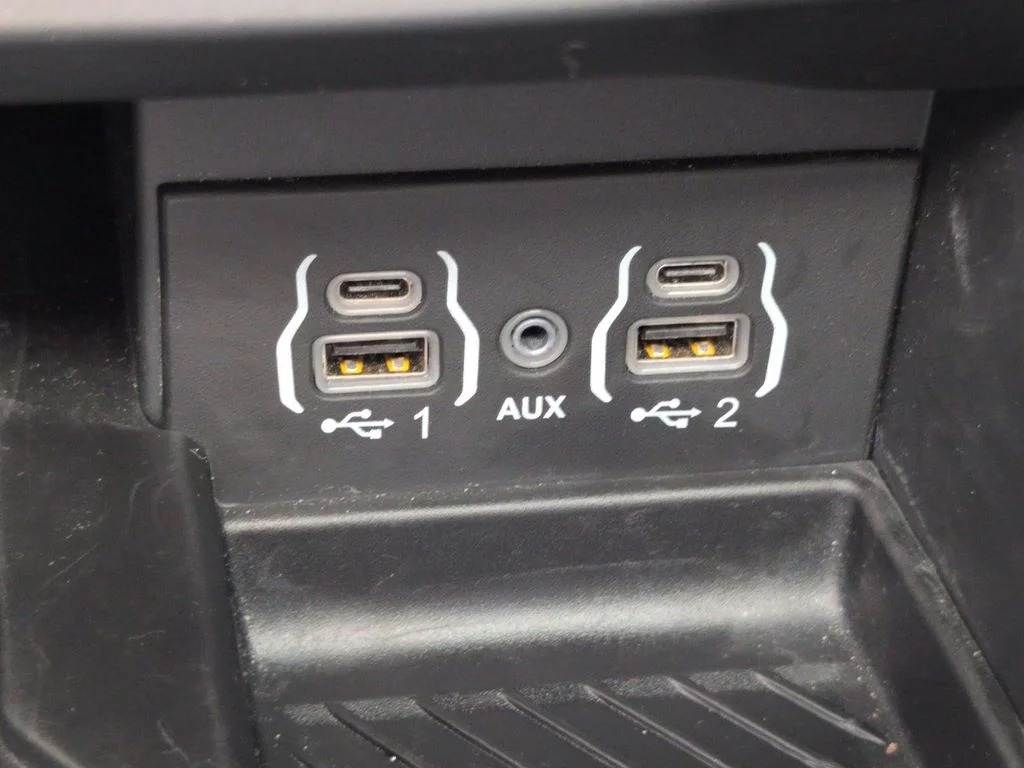 Used 2025 Black Chrysler Limited image 29