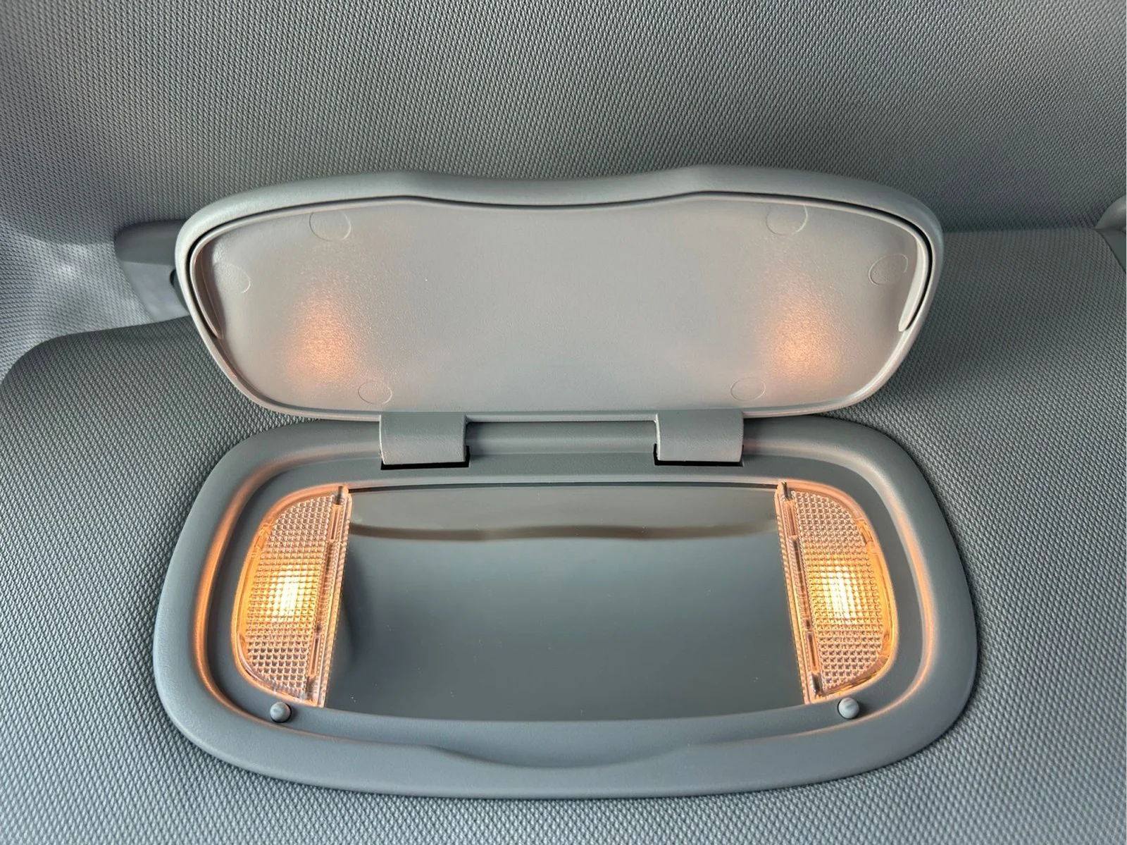 Used 2022 Crystal Metallic Jeep Limited image 34