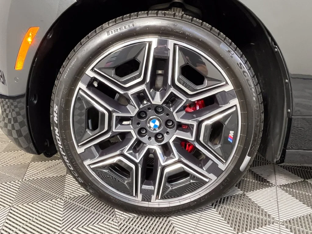 Certified Used 2026 Black Sapphire Metallic BMW xDrive60 image 14