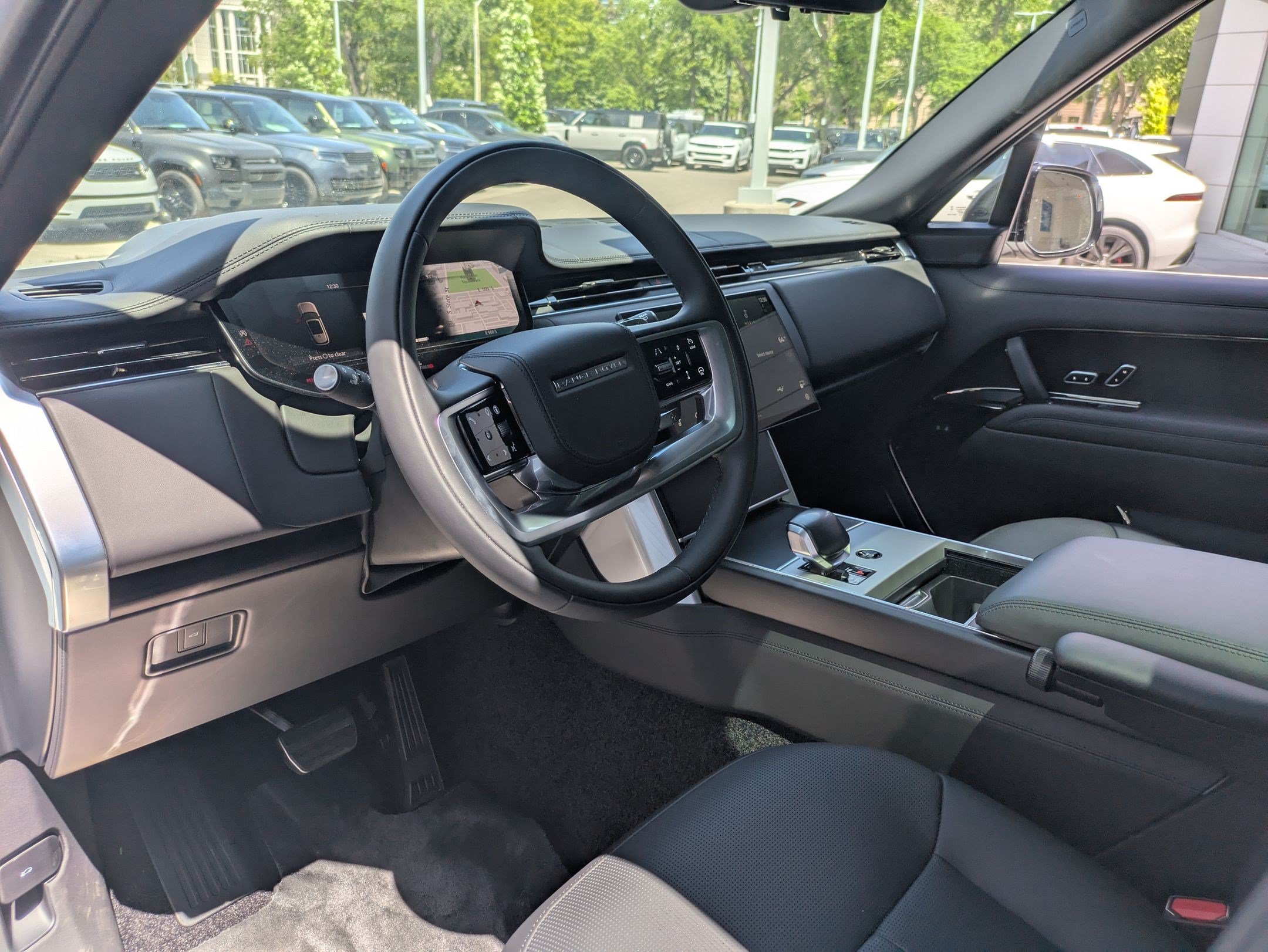 New 2025 Ostuni Pearl White Land Rover SV image 14