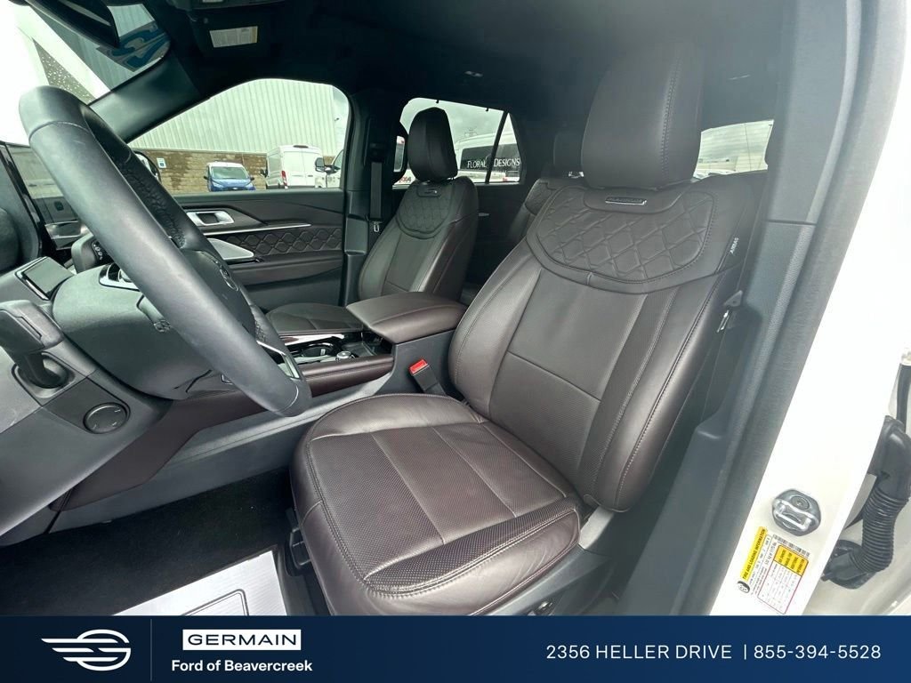 Used 2025 White Metallic Ford Platinum image 16