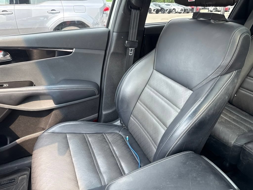 Used 2018 Titanium Silver Kia SX Limited V6 image 16