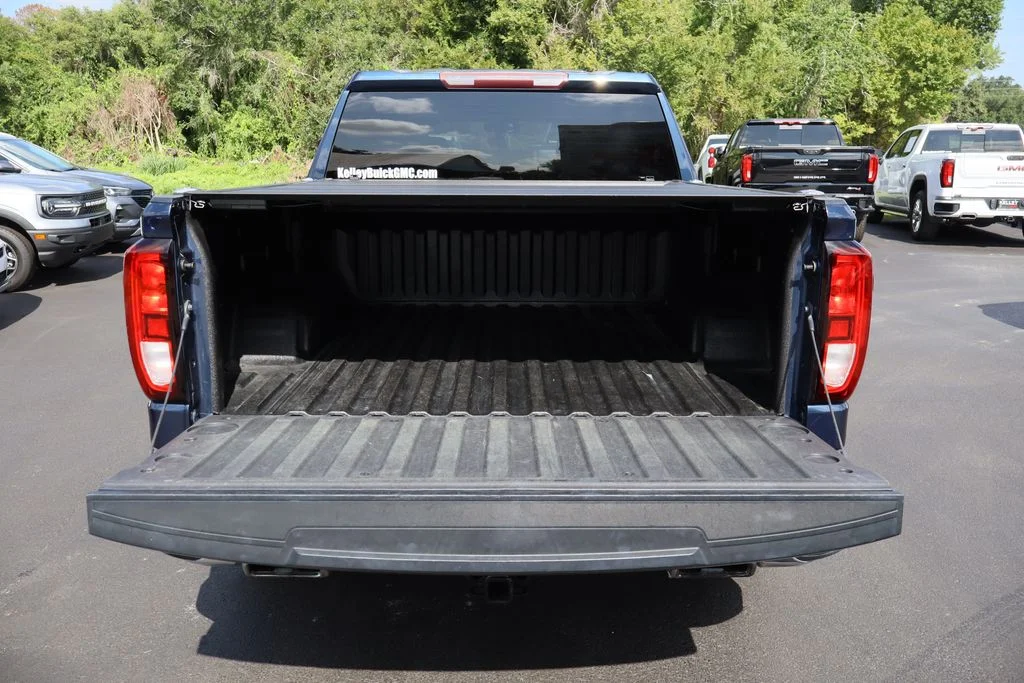 Used 2020 Blue GMC SLE image 24