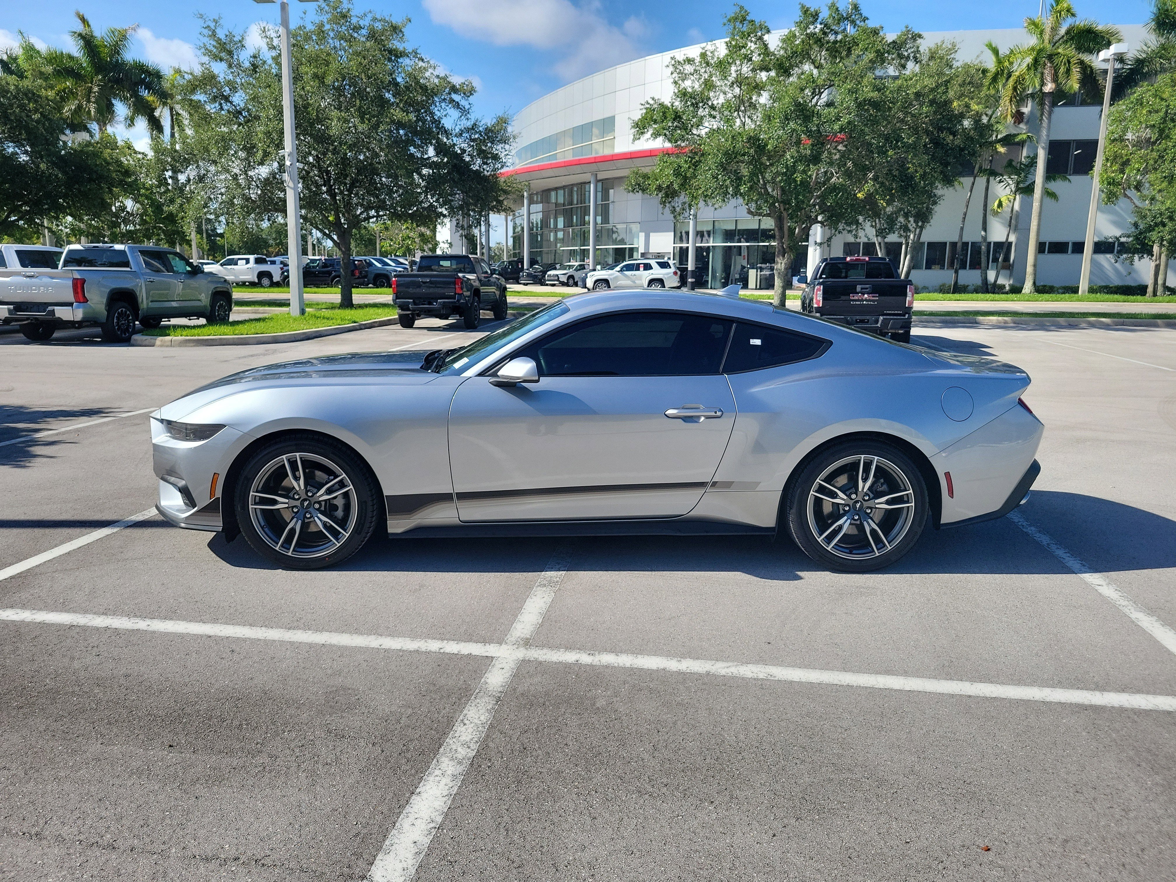 Used 2025 Silver Metallic Ford EcoBoost image 4