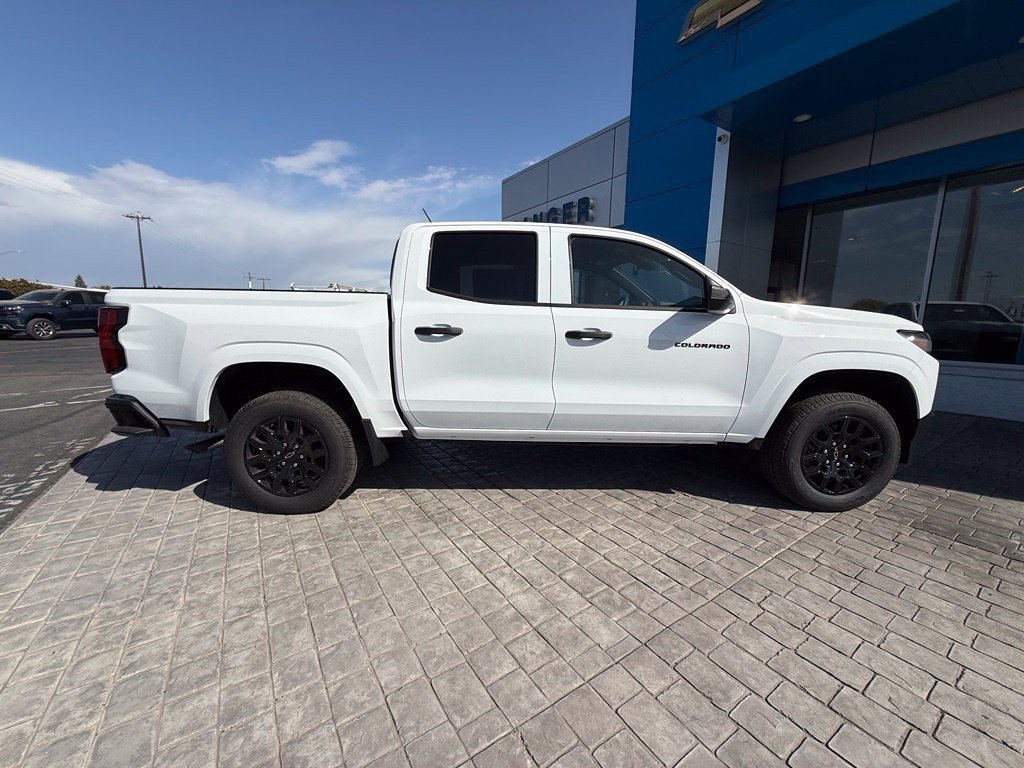 2026 Chevrolet Colorado WT view 13