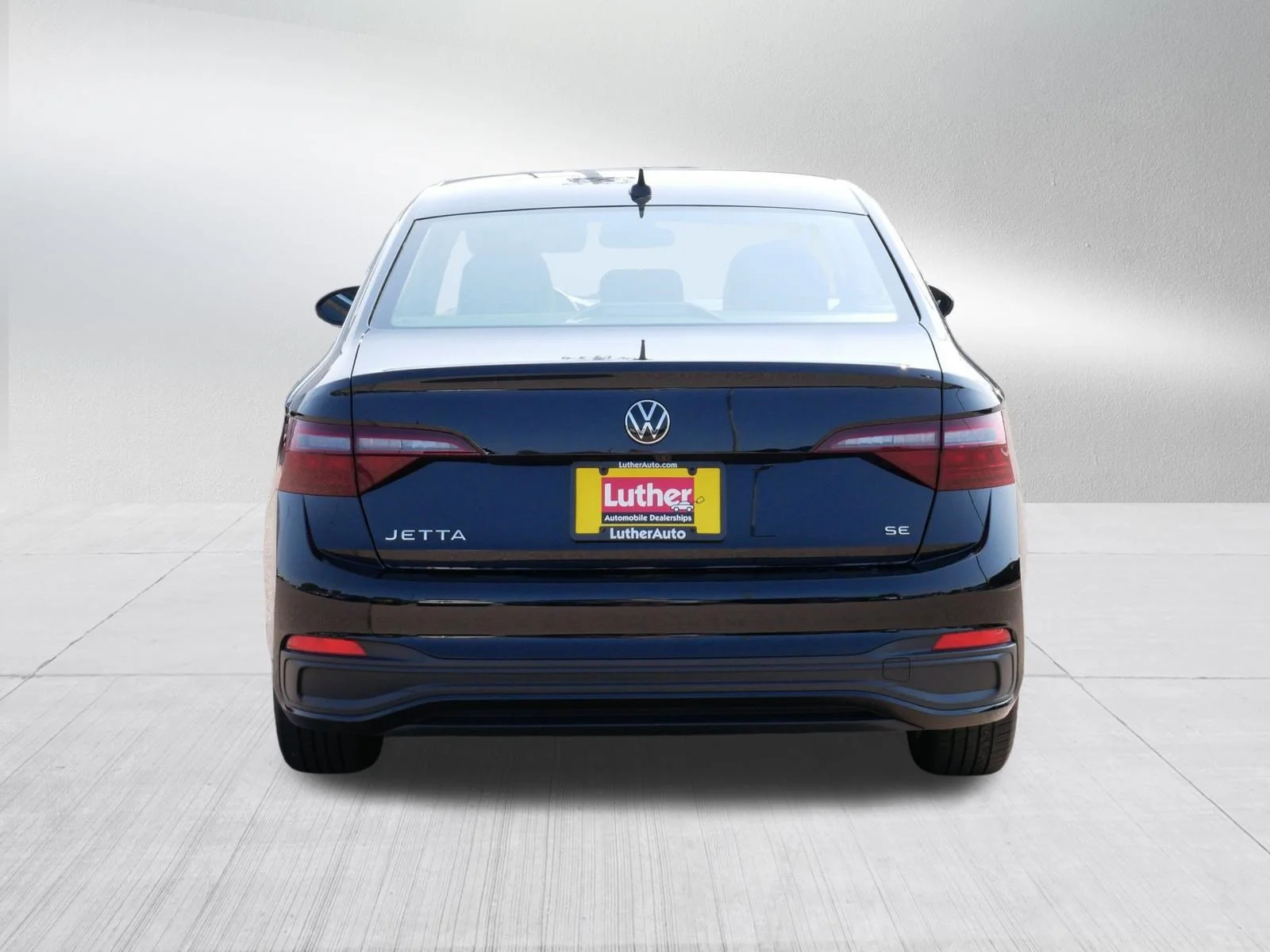 Certified Used 2023 DEEP BLACK PEARL EFFECT Volkswagen SE image 6