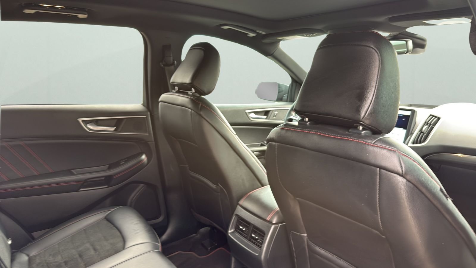 Used 2023 Gray Ford ST Line image 24