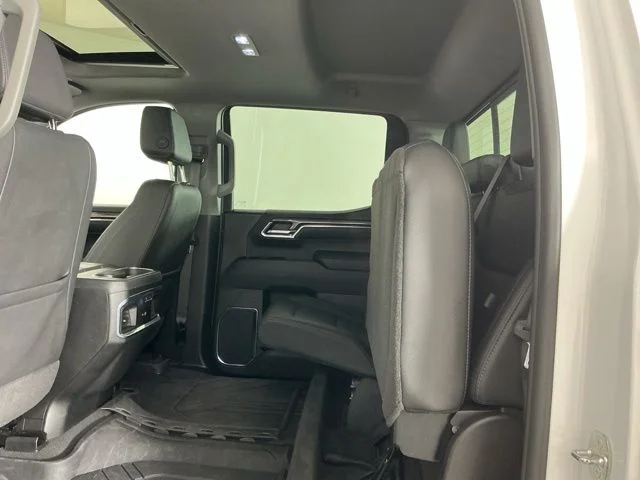 Used 2024  Chevrolet LTZ image 29