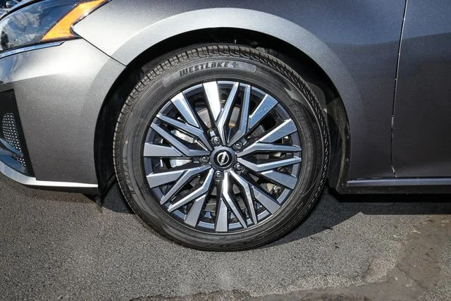 Used 2024 Gray Nissan 2.5 SV image 11