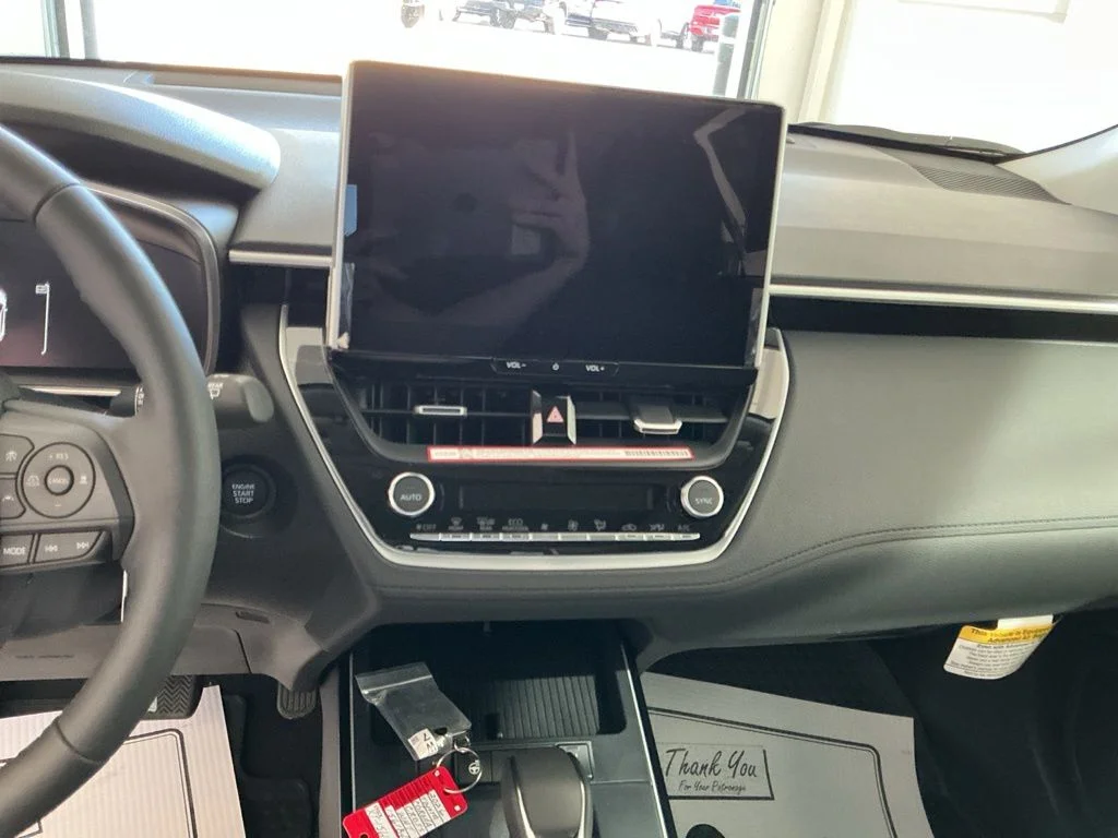 2026 Toyota Corolla Cross XLE - Photo 17
