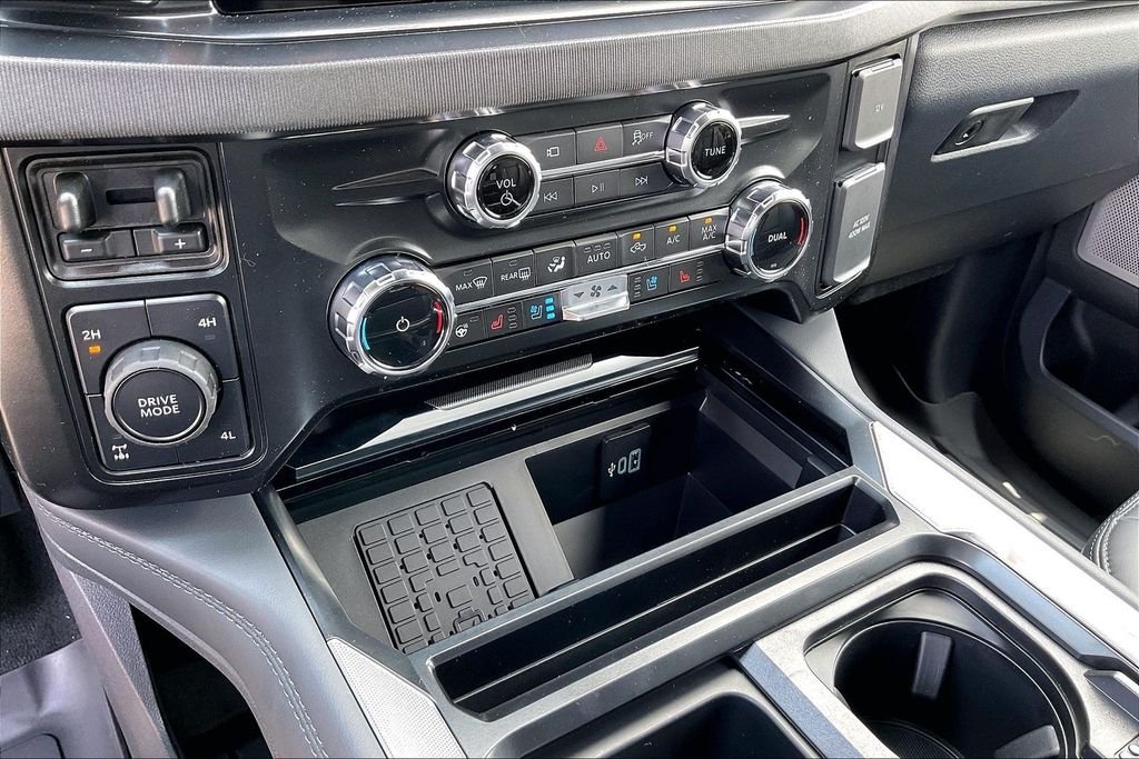 New 2026 Star White Metallic Tri-Coat Ford Platinum image 18