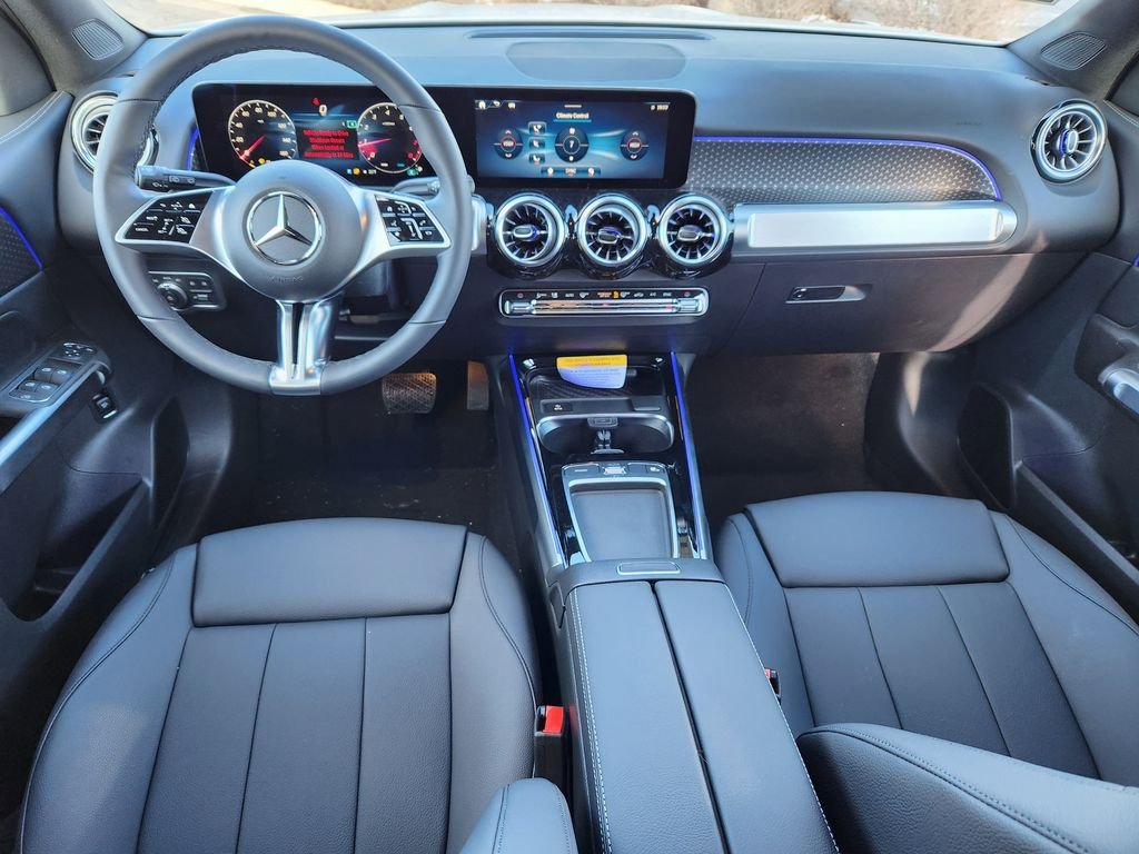 New 2026 Polar White Mercedes-Benz GLB 250 4MATIC® image 16