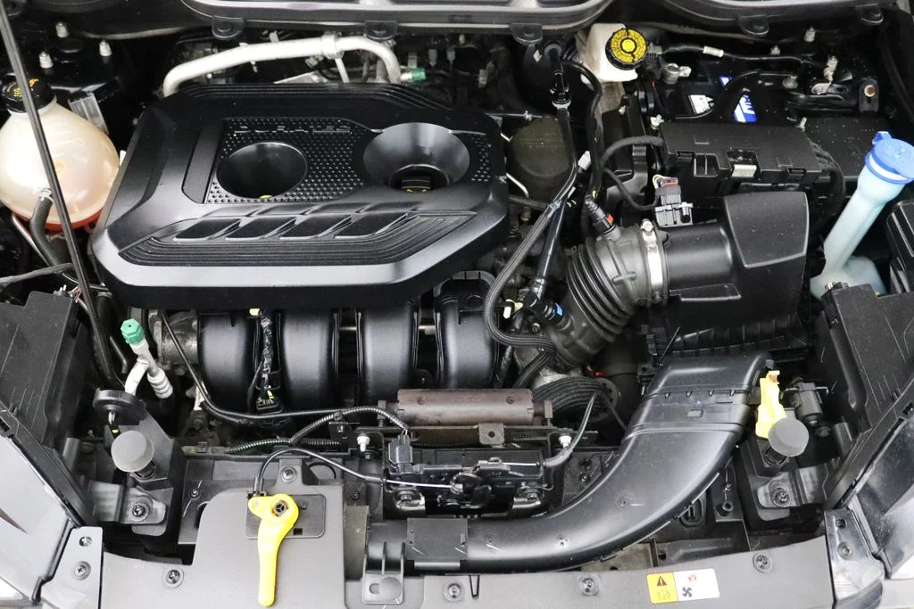 Used 2021 Black Ford SE image 28