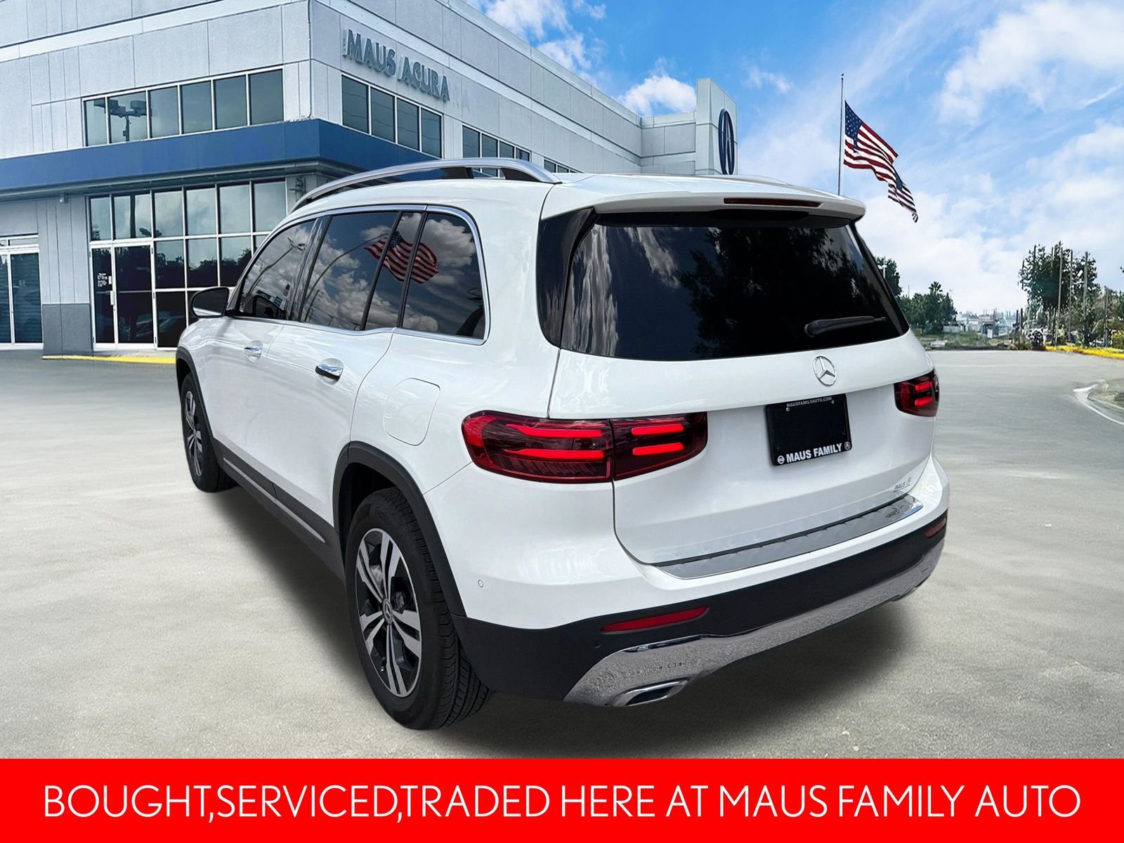 Used 2025 Polar White Mercedes-Benz GLB 250 image 6