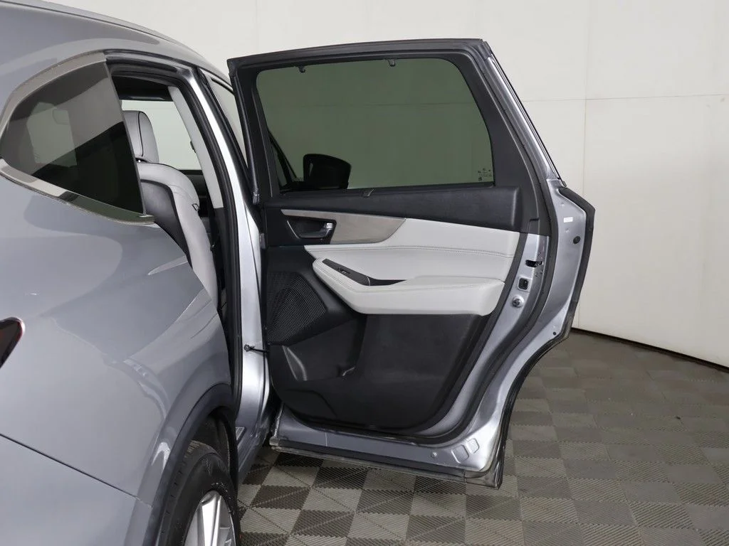 Used 2022 Silver Acura Advance image 27