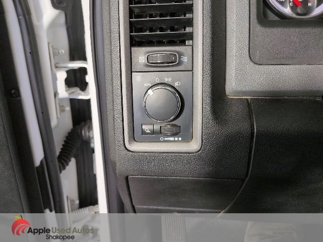 Used 2015 White Ram Tradesman image 23