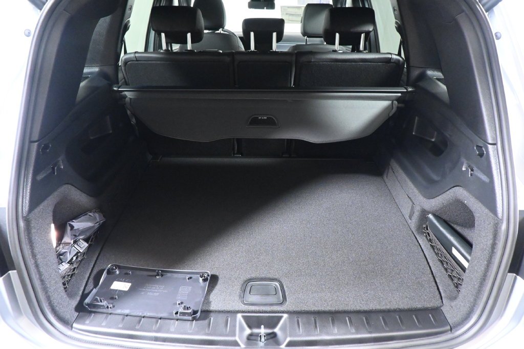New 2026 Cirrus Silver Metallic Mercedes-Benz GLB 250 image 35