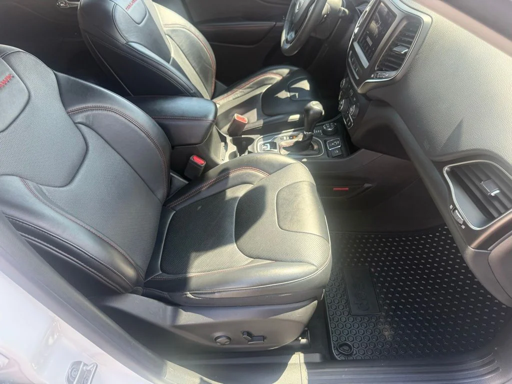 Used 2022 White Jeep Trailhawk image 57