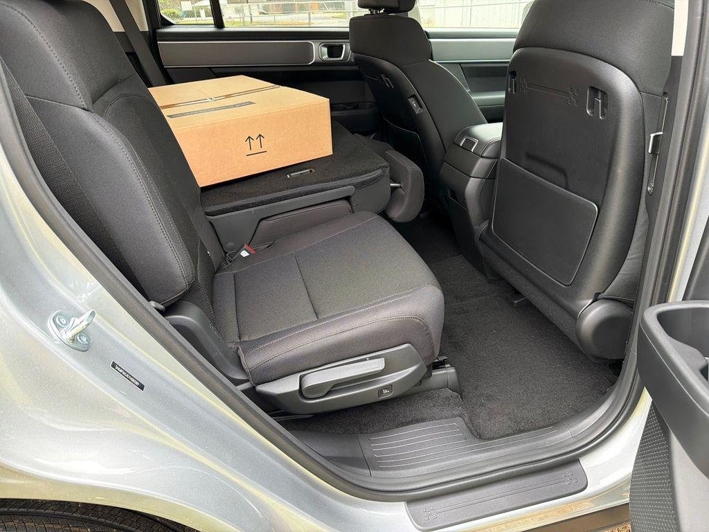 New 2026 Silver Hyundai SE image 15