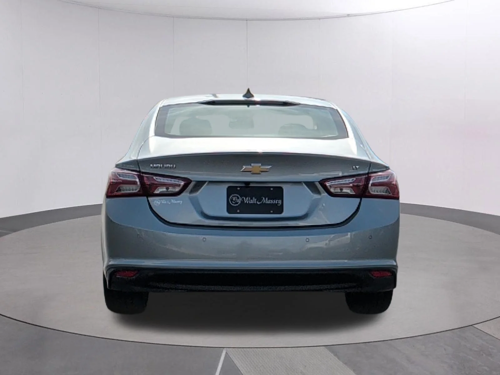 Used 2024 Sterling Gray Metallic Chevrolet LT image 4