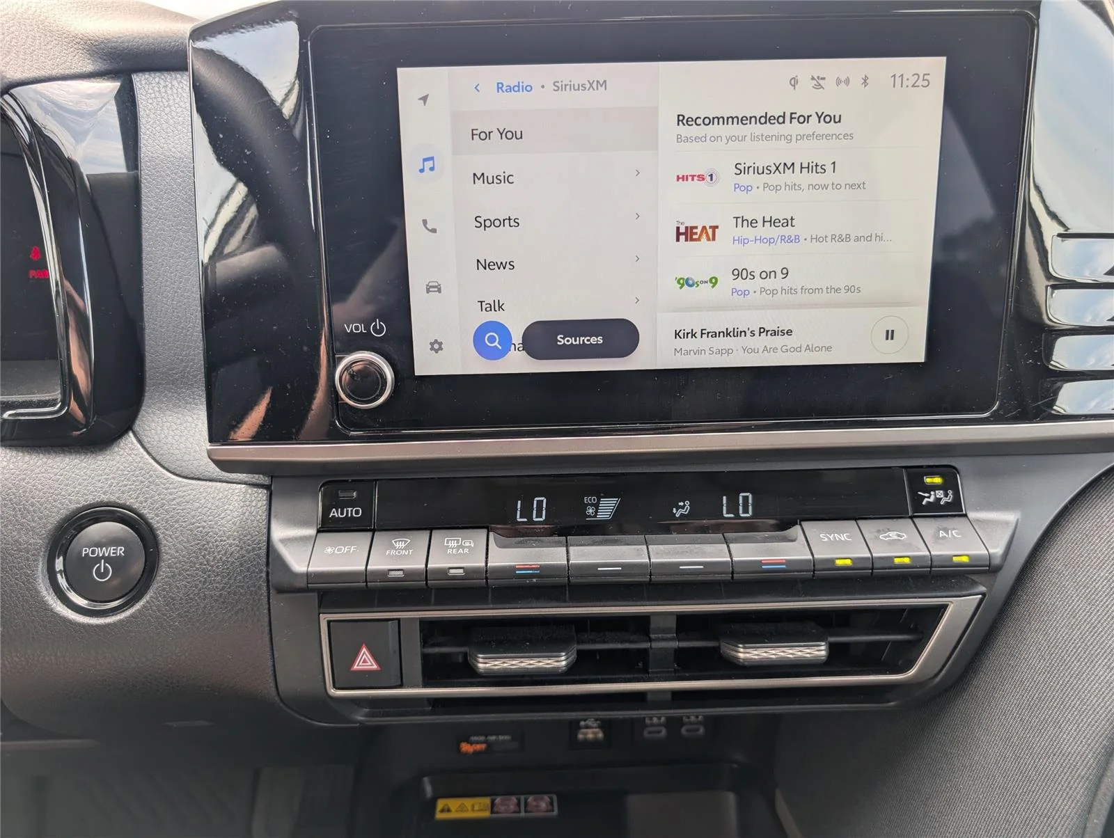 Used 2025 Ice Cap Toyota LE image 14