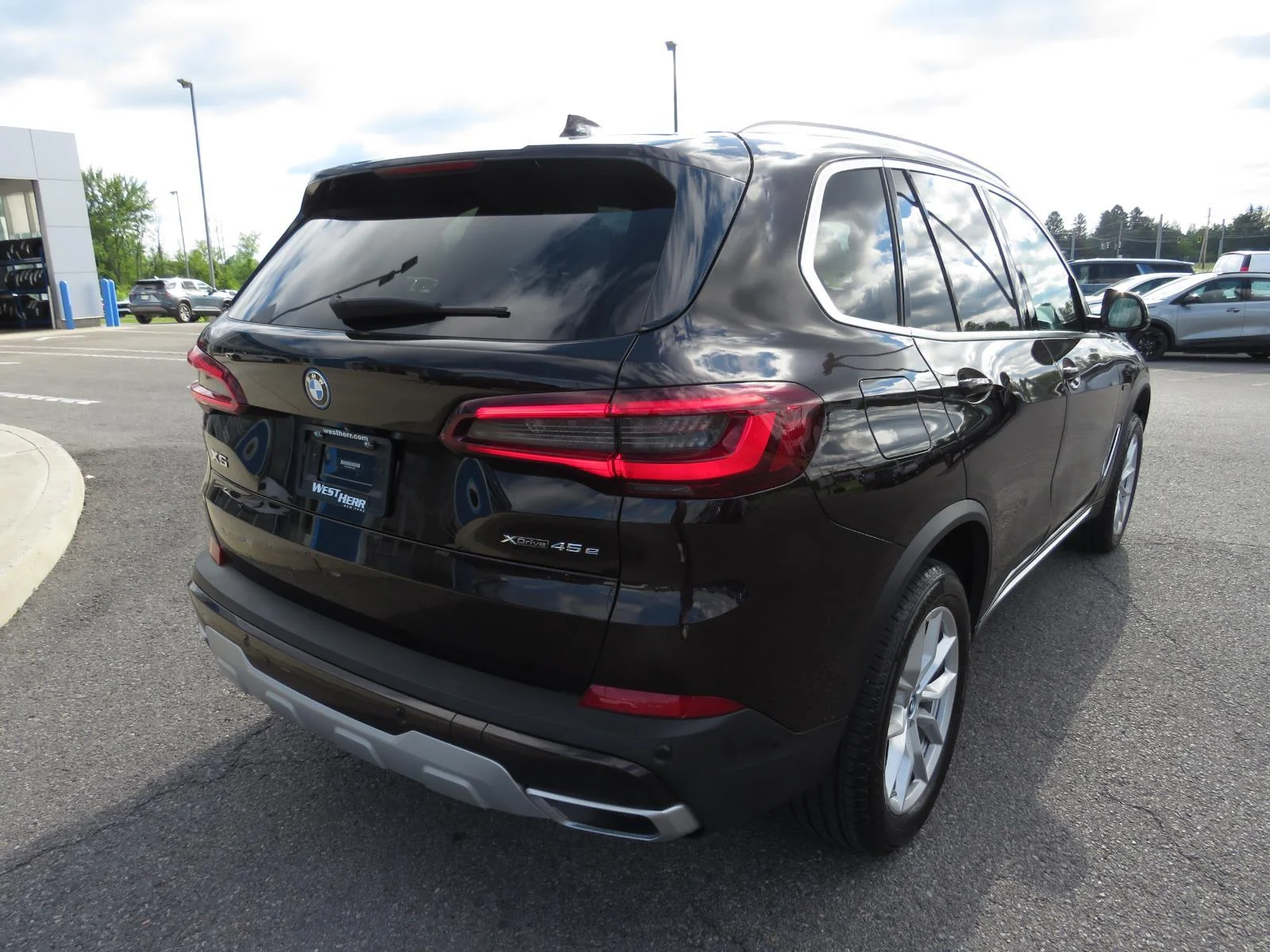 Used 2022 Sparkling Brown M BMW xDrive45e image 9