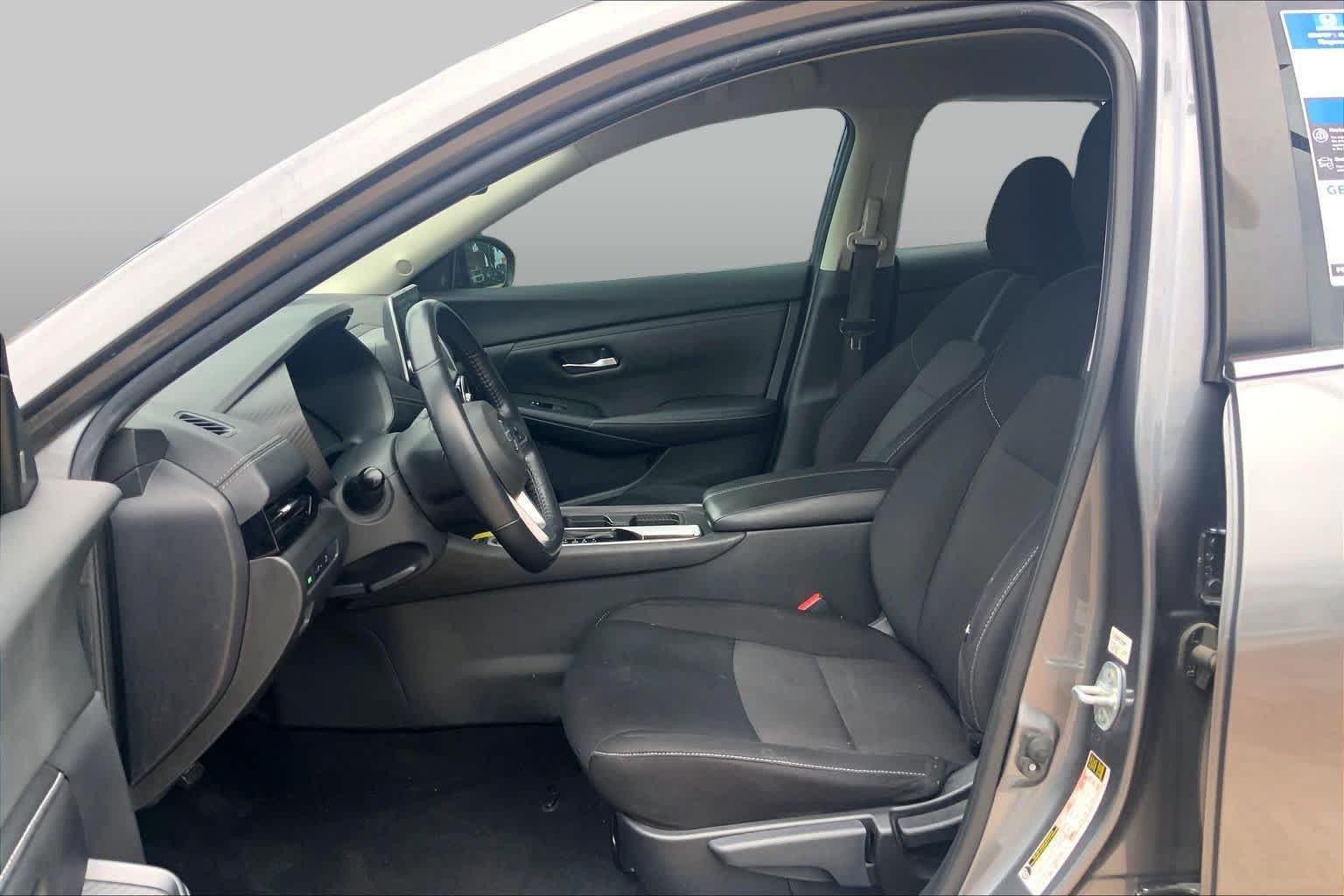 Used 2022 Gun Metallic Nissan SV image 8