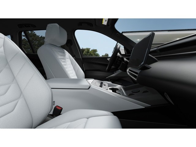 New 2027 Mineral White Metallic BMW  image 9