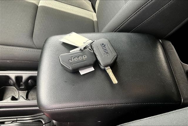 Used 2023 Gray Jeep Willys image 33