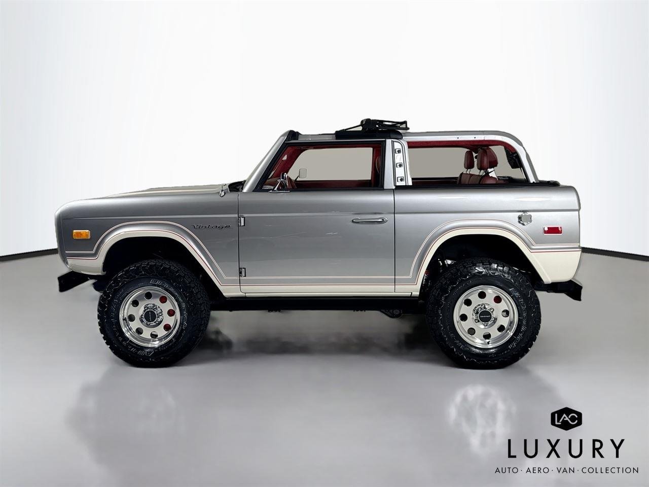 Used 2025 GT Silver Vintage Modern Twin-Turbo w/ Full Bespoke Interior image 9