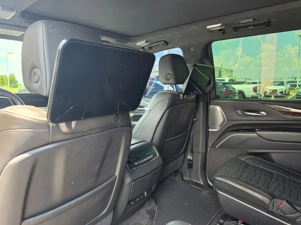 Used 2022 Black Cadillac Sport Platinum image 11