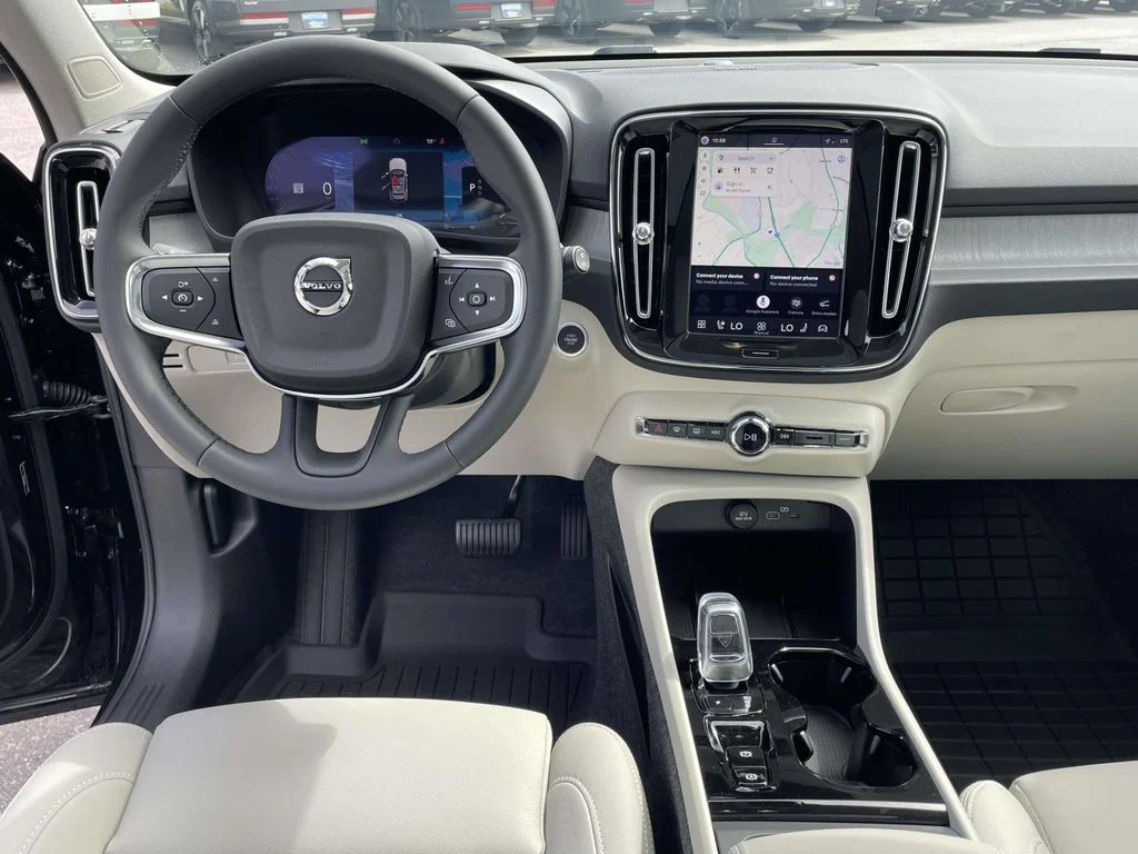 New 2026 Onyx Black Volvo Plus image 4