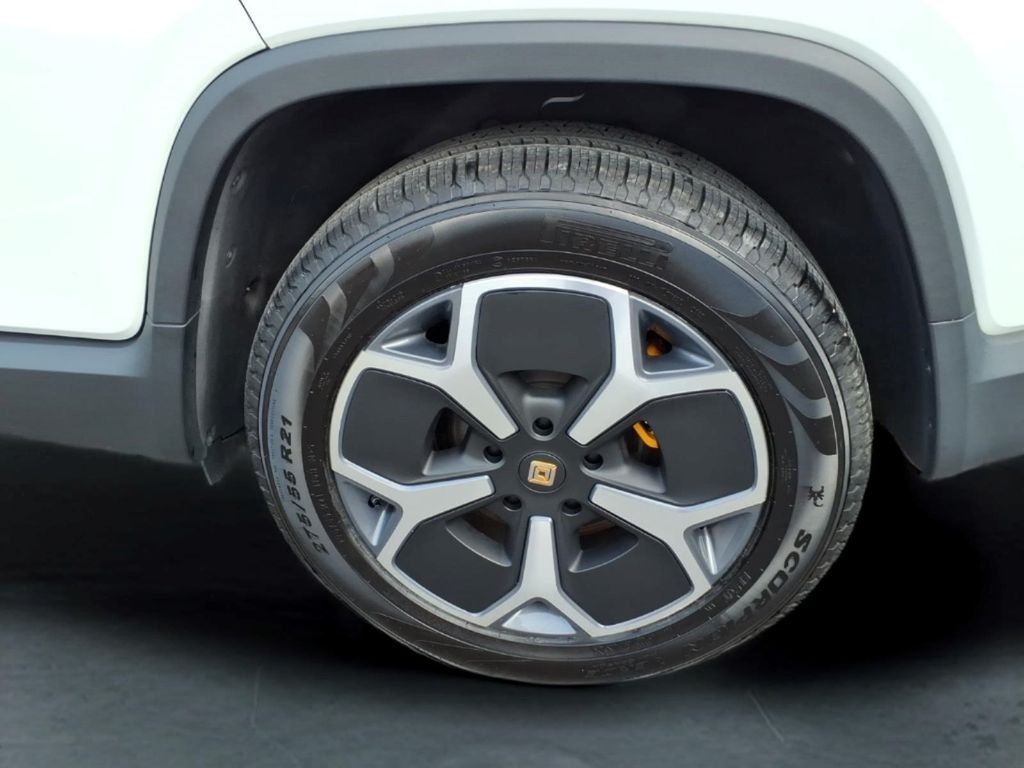 Used 2022 White Rivian Adventure image 10