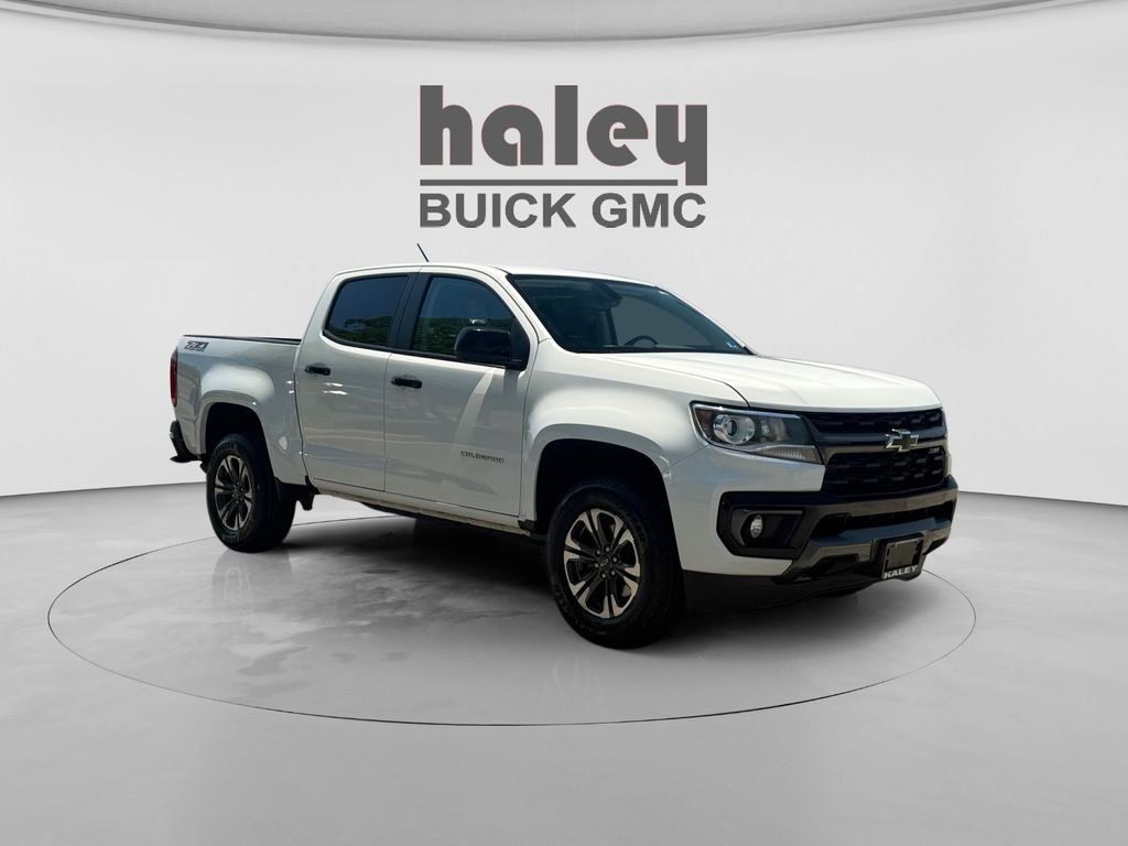 Used 2022 White Chevrolet Z71 image 7